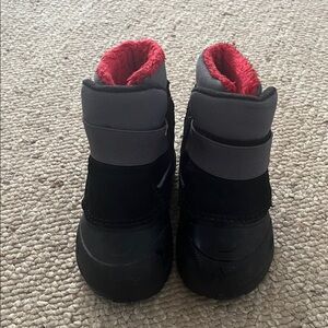 The North Face Kids Boots in Black and Red